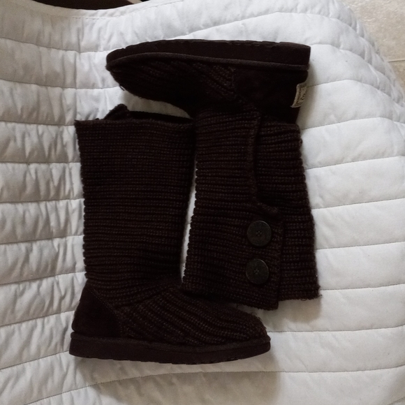 Girl's UGG Australia Brown Knit Boots 2-Button Flat Brown Sz 2 Logo - Picture 2 of 8